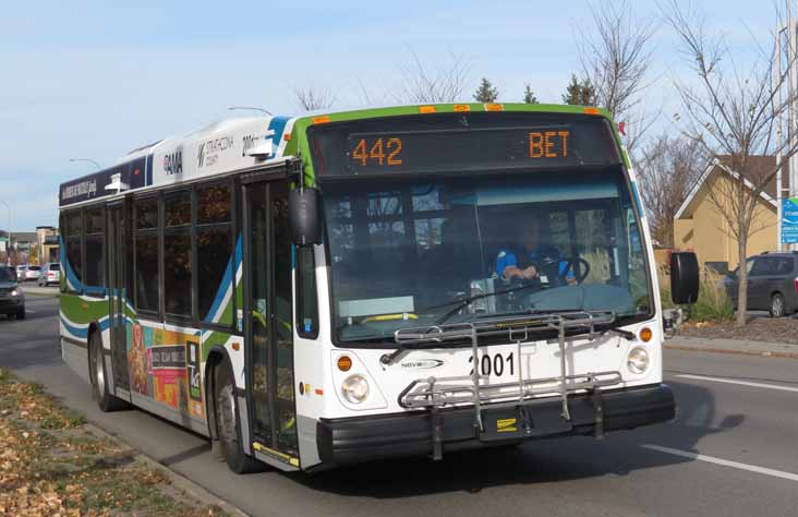 Strathcona NovaBus LFS 2001